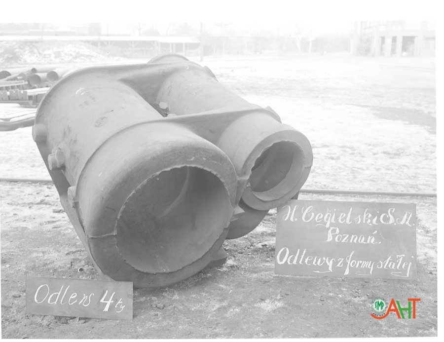 70599 Cylinder parowy parowozu. Wykonawca: H. Cegielski Rok: Przed 1939 r. Nota: Widok Opis: Odlew z formy stałej