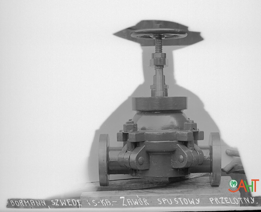 326517 Zawór spustowy przelotny Wykonawca: Bormann, Szwede Rok: Przed 1936 r. Nota: Widok