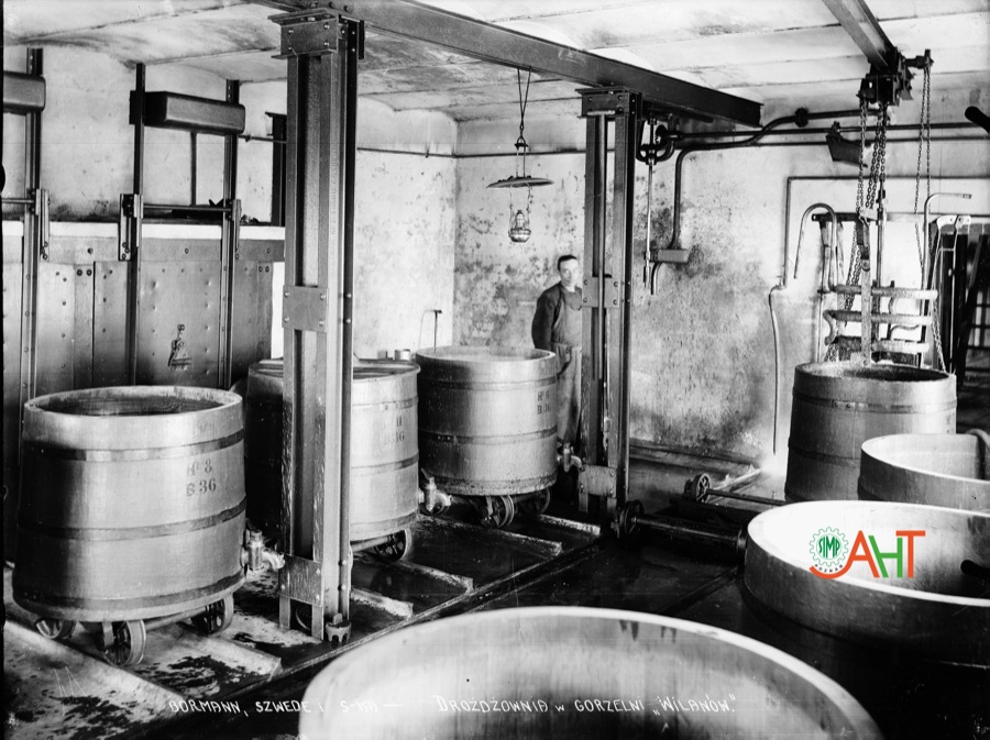 330519 Gorzelni "Wilanów" Wykonawca: Bormann, Szwede Rok: Przed 1918 r. Nota: Widok Opis: Kadzia w drożdzowni w gorzelni "Wilanów"