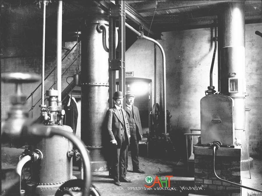 330520 Gorzelni "Wilanów" Wykonawca: Bormann, Szwede Rok: Przed 1918 r. Nota: Widok Opis: Sala aparatowa w gorzelni "Wilanów"
