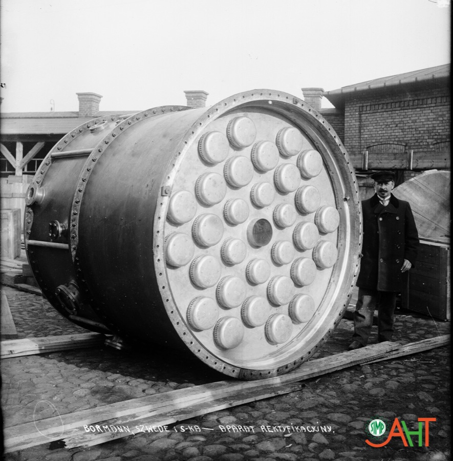 330538 Aparatu rektyfikacyjny Wykonawca: Bormann, Szwede Rok: Przed 1935 r. Nota: Widok